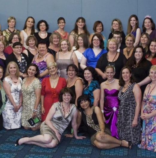 Gala Awards night! With Kristan Higgins and Nalini Singh looking glam in the foreground